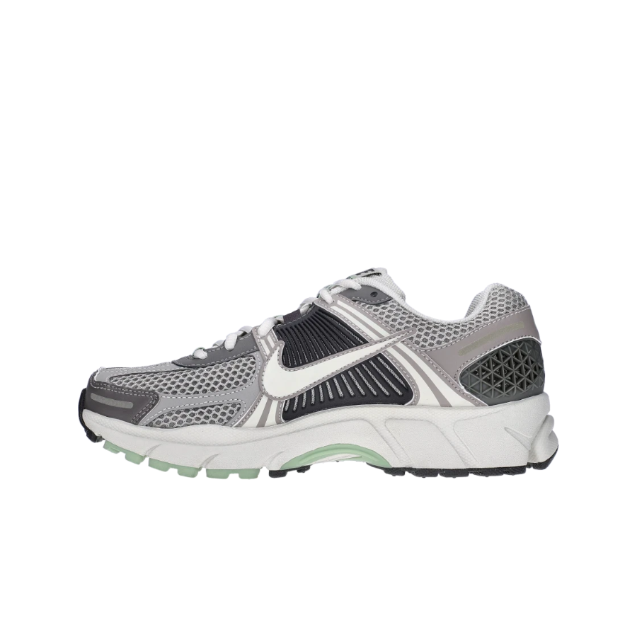(W) Nike Zoom Vomero 5 Cobblestone and Flat Pewter