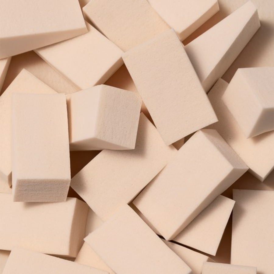 Спонж для ежедневного макияжа Merge Triangle Puff (скидка -30%)