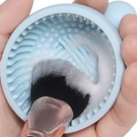 Чистящая силиконовая подушечка для кисточек для макияжа Titan, случайная доставка, 1 шт.