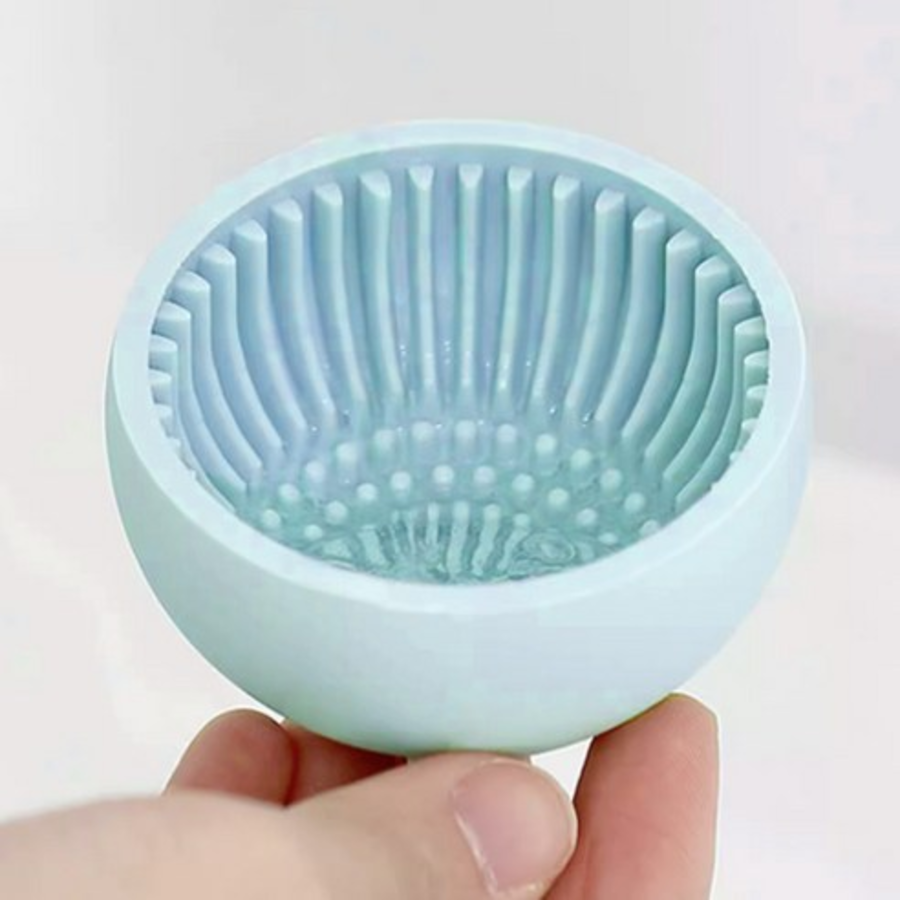 Силиконовая накладка для чистки слоеной кисти для макияжа Titan