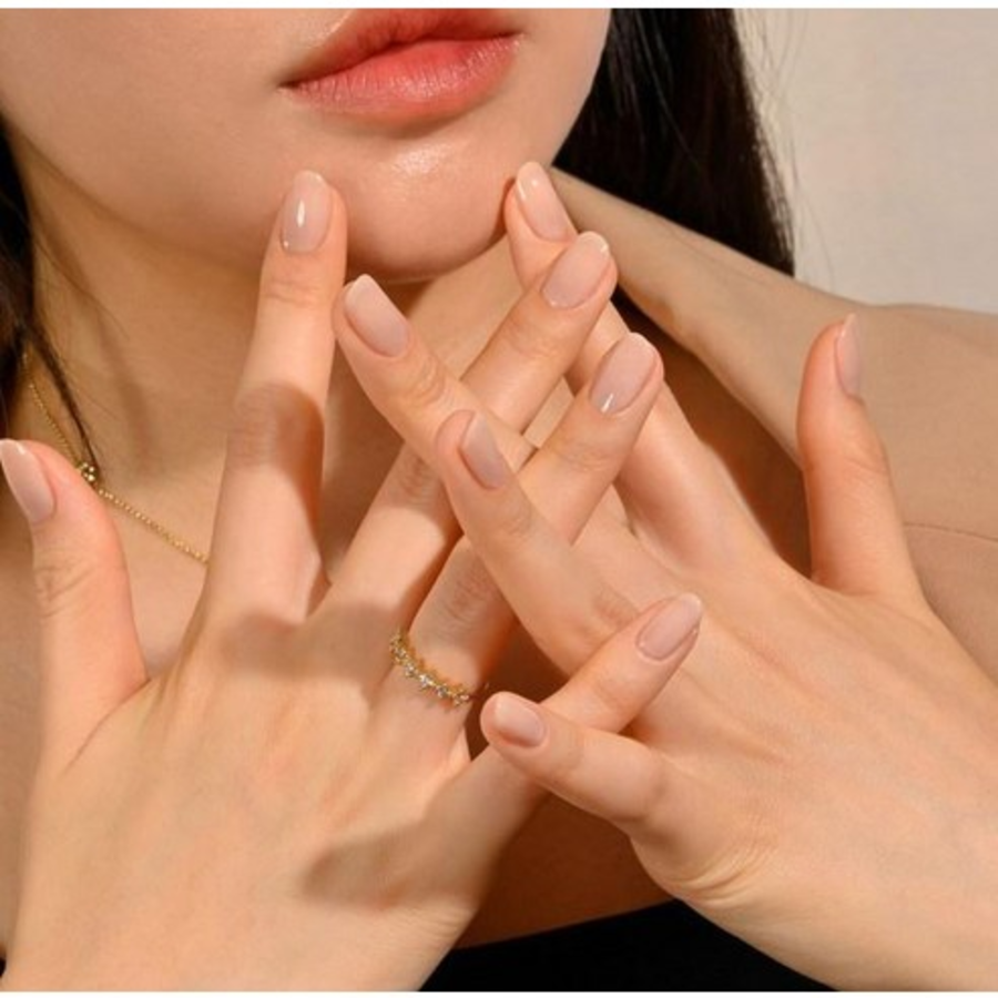 Маникюр с использованием лака для ногтей Passet Celebrity (скидка-30%)