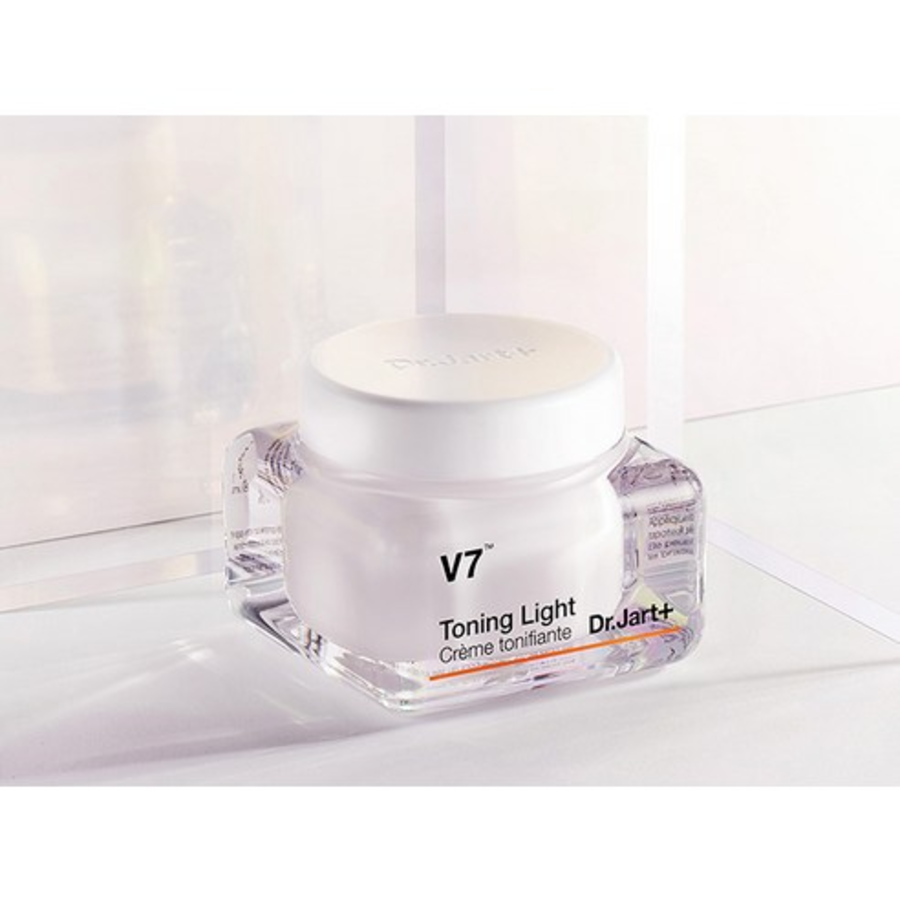 Легкий тонизирующий крем Dr. Jart V7, 50 мл (скидка-61%)