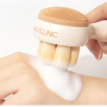 Maxclinic Pore Clear Silicone Head Brush – силиконовая щетка для очищения лица в бежевом цвете