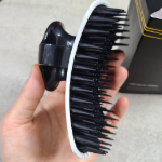 Hitpang Scalp Massage & Shampoo Brush Soft Black Edition – щетка для массажа и мытья головы, смешанные цвета, 1 шт.