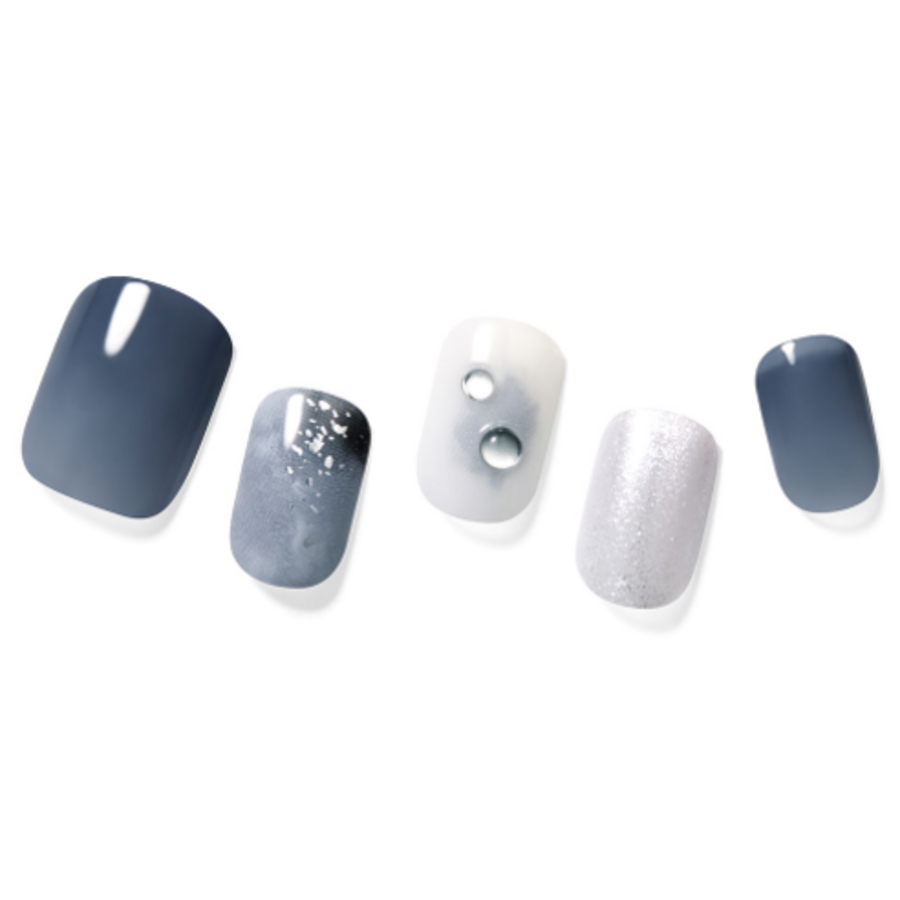 Dashing Diva Magic Press Set, Winter Night – набор накладок для ногтей