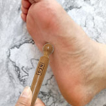 MEO Массажер для тела с ручкой в виде розового дерева