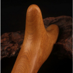 MEO Массажер для тела из розового дерева, треугольная форма