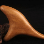 MEO Массажер для тела из розового дерева, треугольная форма