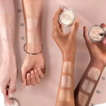 CATRICE More Than Glow Powder Highlighter, 5.9 г, оттенок Supreme Rose Beam – сияющий пудровый хайлайтер