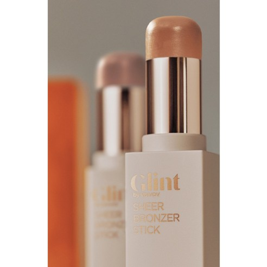 Glint Sheer Bronzer Stick 7g, 01 Caramel – бронзер-стик, 7 г, оттенок 01 Карамель