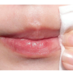 Kiss Me Gentle Off Lip & Eye Remover – Мягкое средство для снятия макияжа с глаз и губ, 120 мл