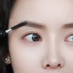 Self Angel Eyebrow Screw Mascara Comb – спиральная щёточка для бровей и ресниц