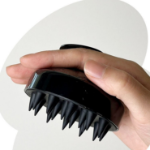 Onbyu Daily Scalp Massage Shampoo Brush – массажная щётка для кожи головы, чёрная, 8 x 6 см