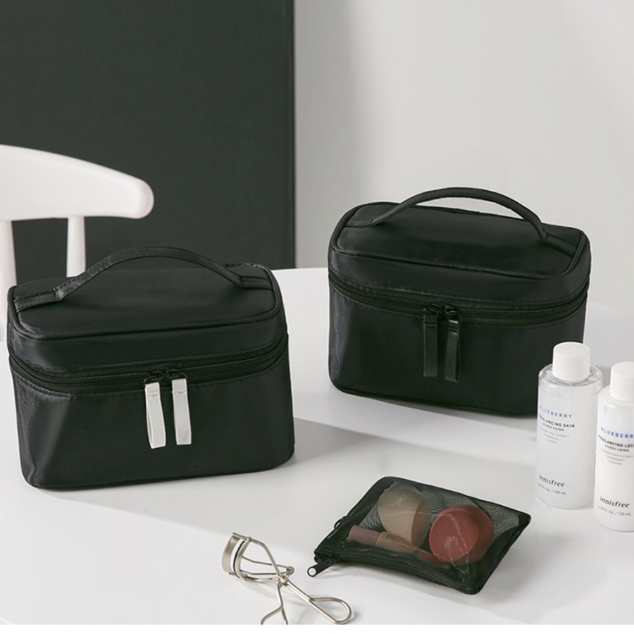 AddEdit Barbie Cosmetic Pouch – стильная и практичная косметичка для макияжа.