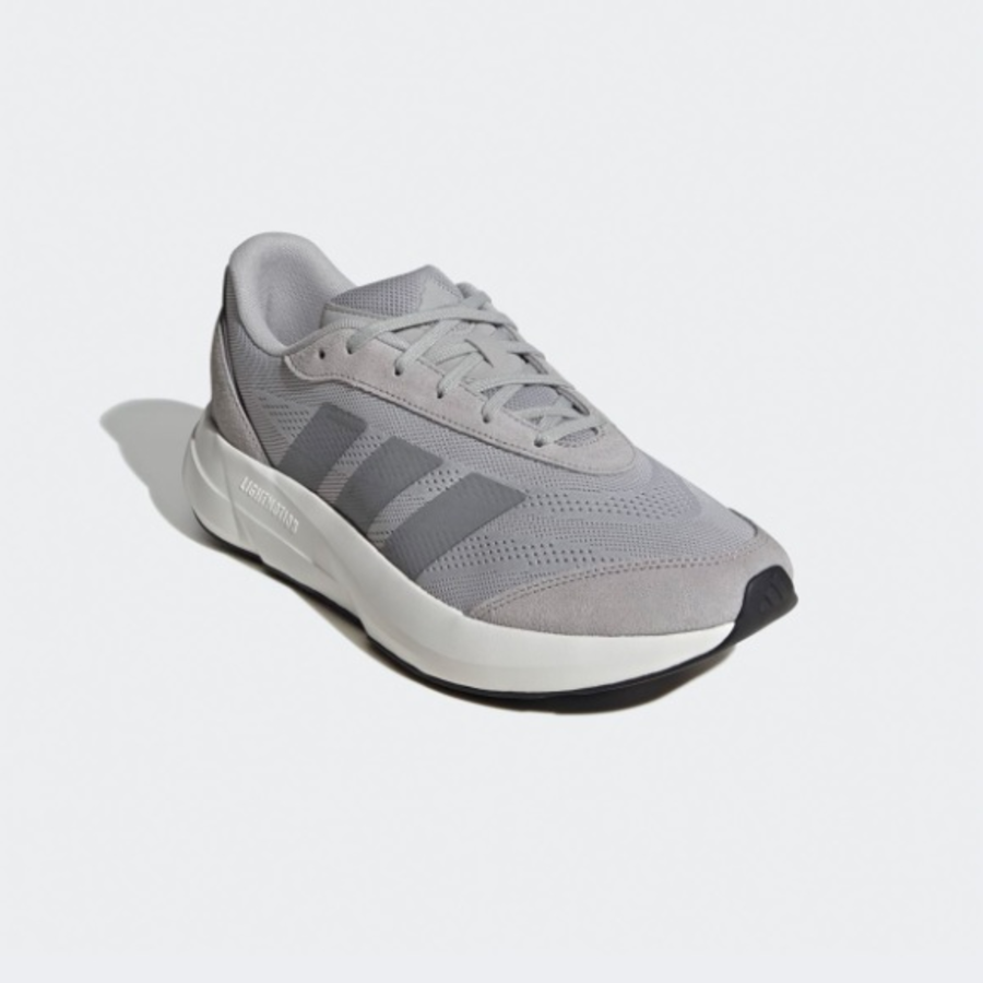 Adidas – кроссовки Lightshift