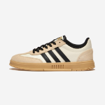 ChatGPT сказал: Adidas – кроссовки Gradas