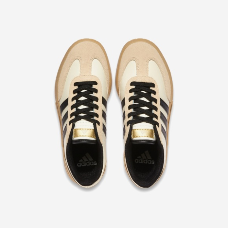 ChatGPT сказал: Adidas – кроссовки Gradas