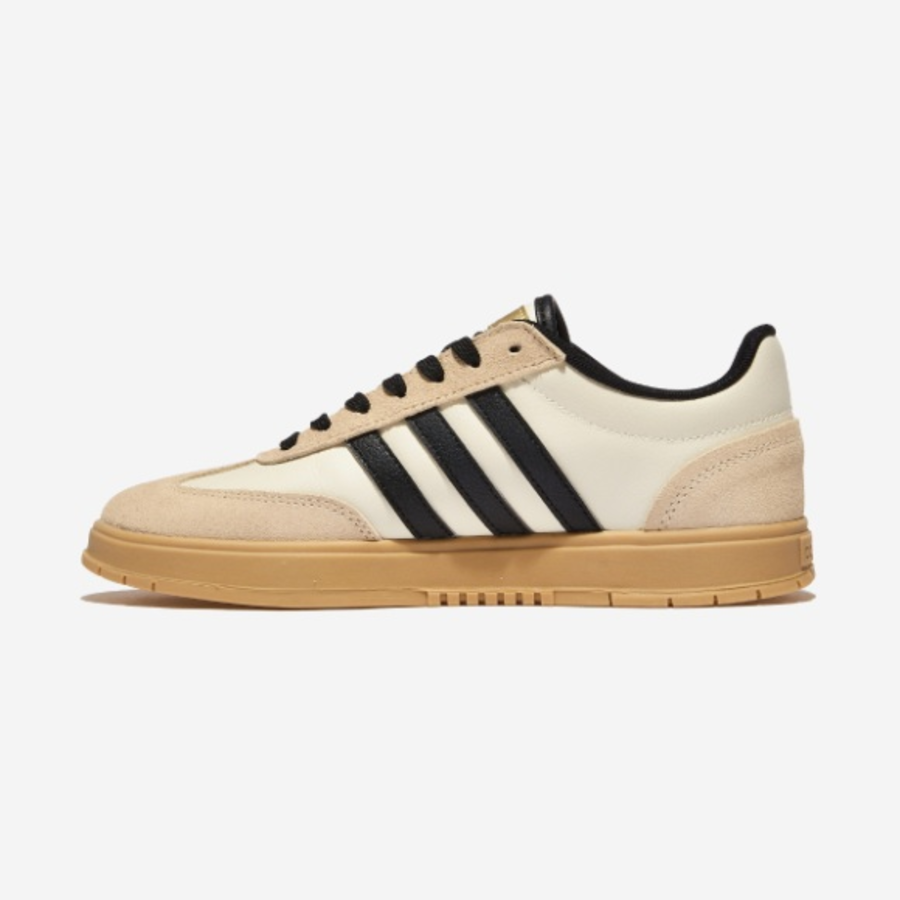 ChatGPT сказал: Adidas – кроссовки Gradas