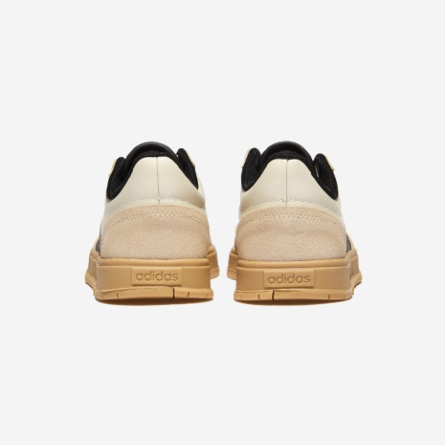 ChatGPT сказал: Adidas – кроссовки Gradas