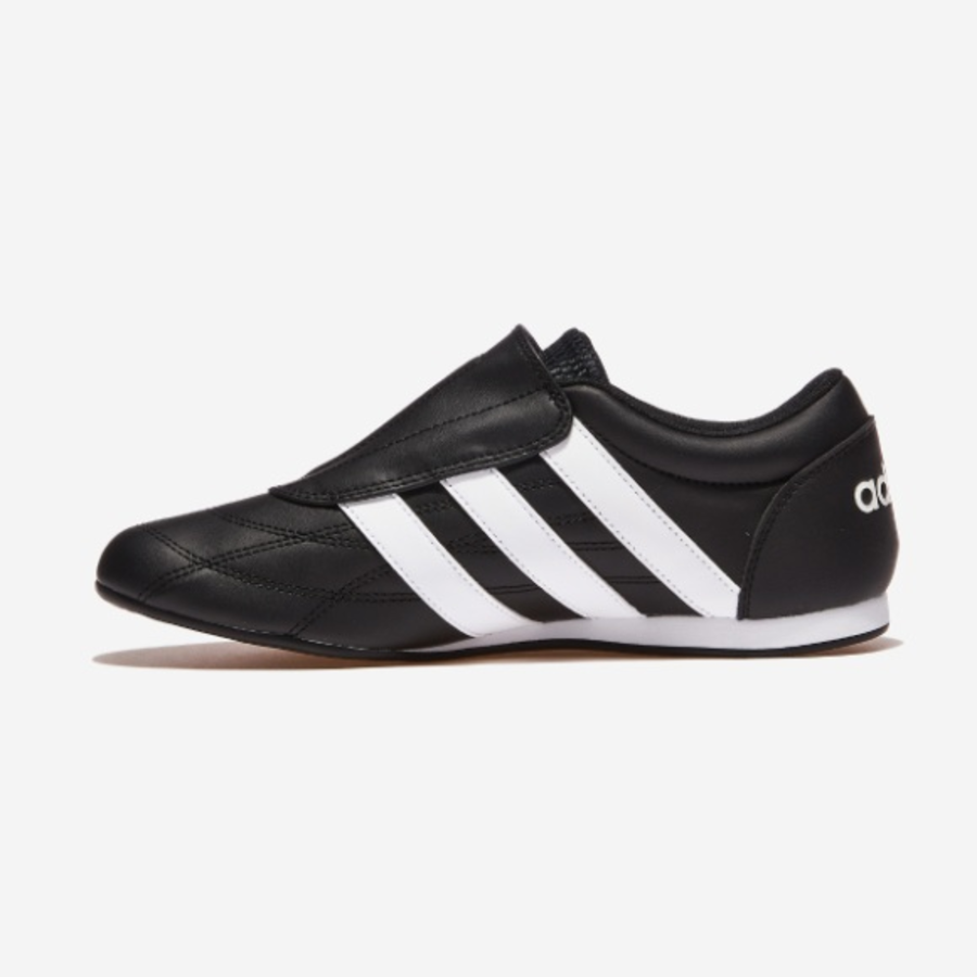 Adidas – кроссовки TEKWEN