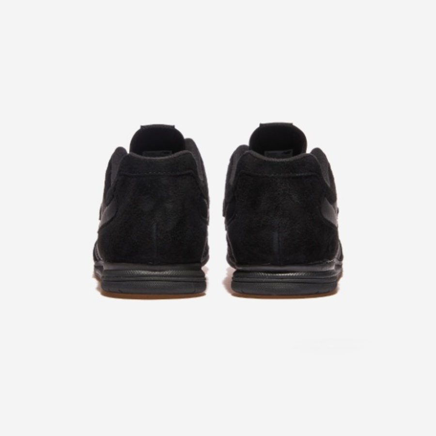 New Balance – кроссовки URC42CK