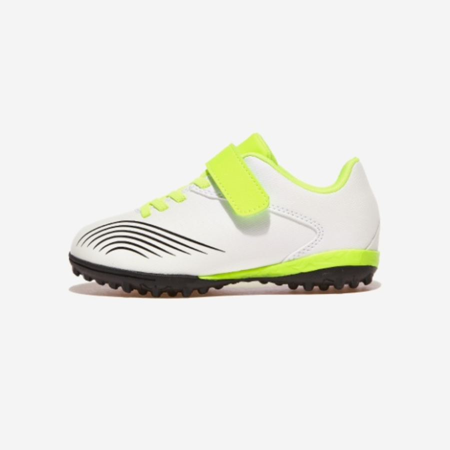 Diadora – кроссовки Striker TF 2