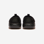 Crocs – CLASSIC PUFF MOC K