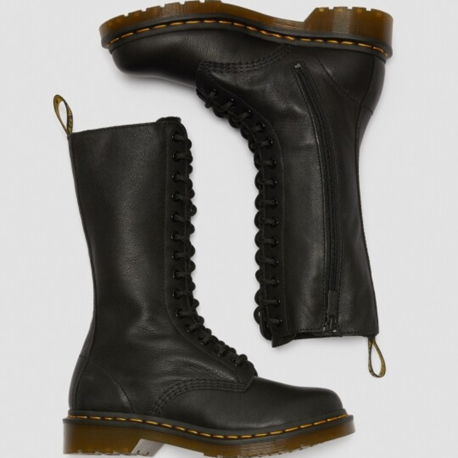 Dr. Martens 1B99 (14-Hole)