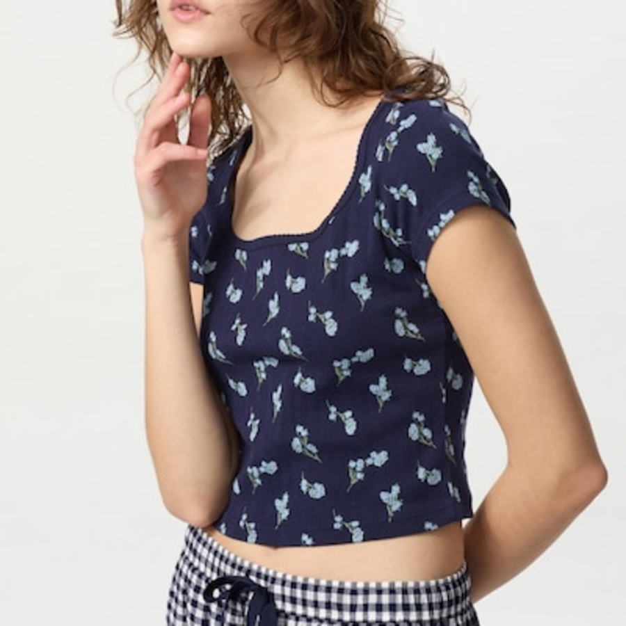 UNIQLO – футболка Pointelle Square Neck T-Shirt (Short Sleeve) Flower