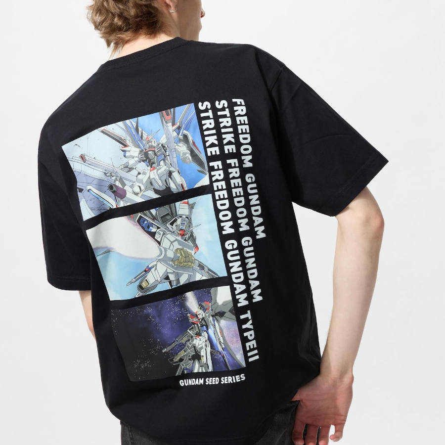 UNIQLO GUNDAM UT (Graphic T-Shirt · Short Sleeve) B
