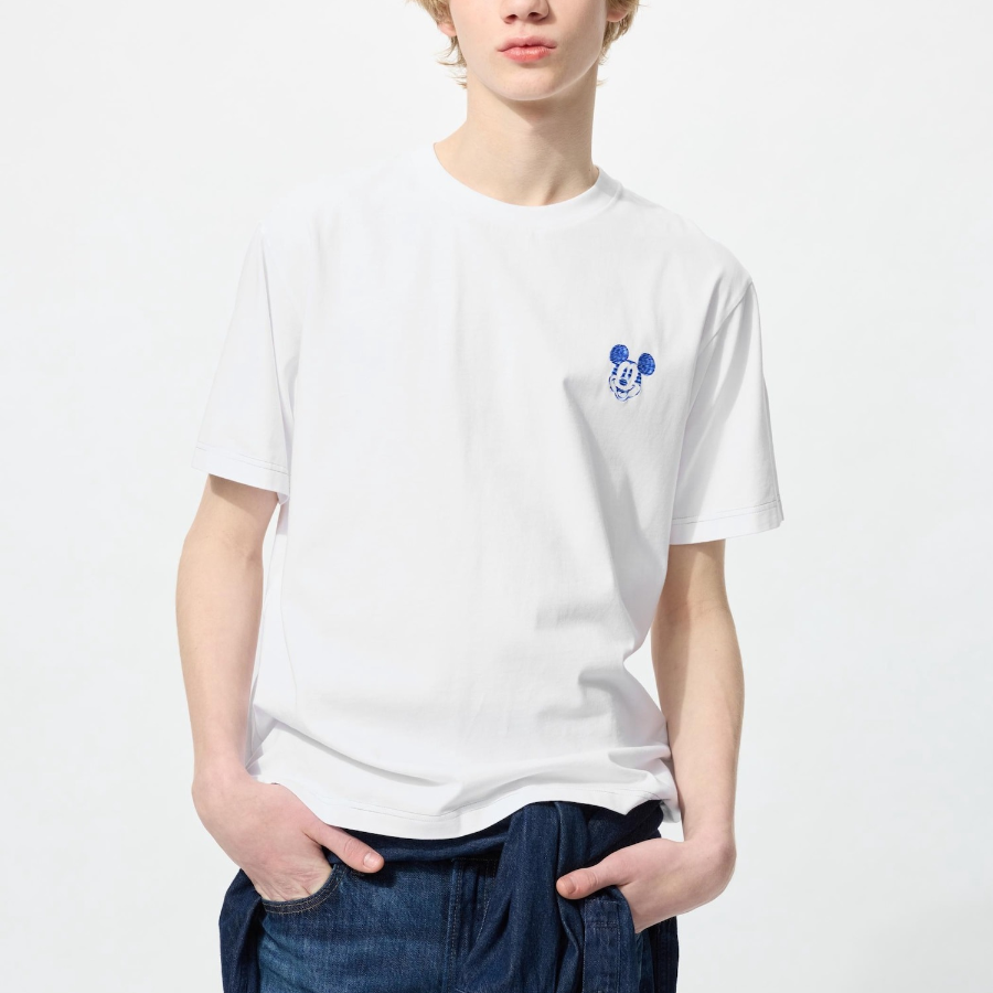 UNIQLO Disney in Blue UT (Graphic T-Shirt · Short Sleeve) D