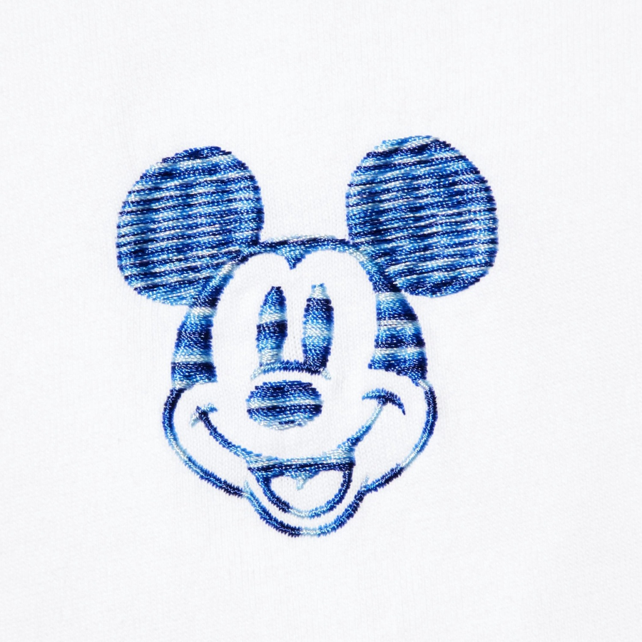 UNIQLO Disney in Blue UT (Graphic T-Shirt · Short Sleeve) D
