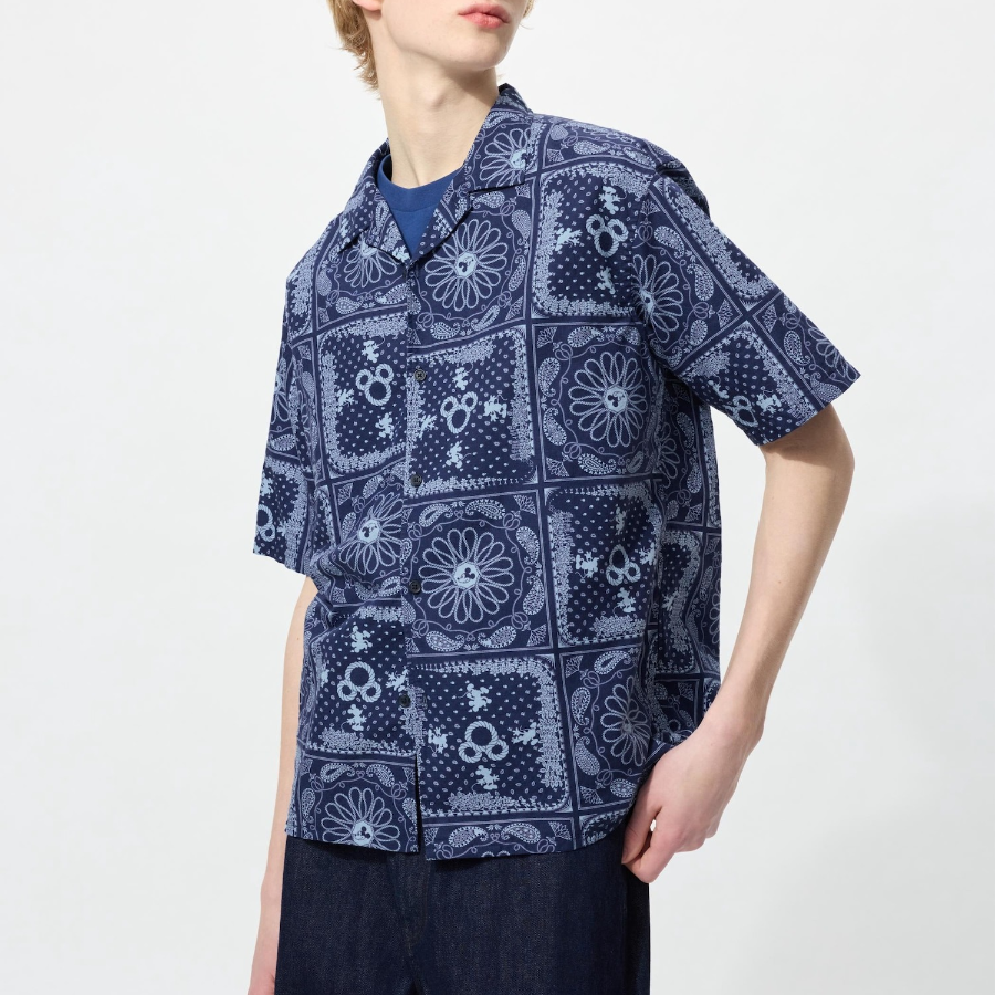 UNIQLO Disney in Blue Cotton Linen Shirt (Short Sleeve)