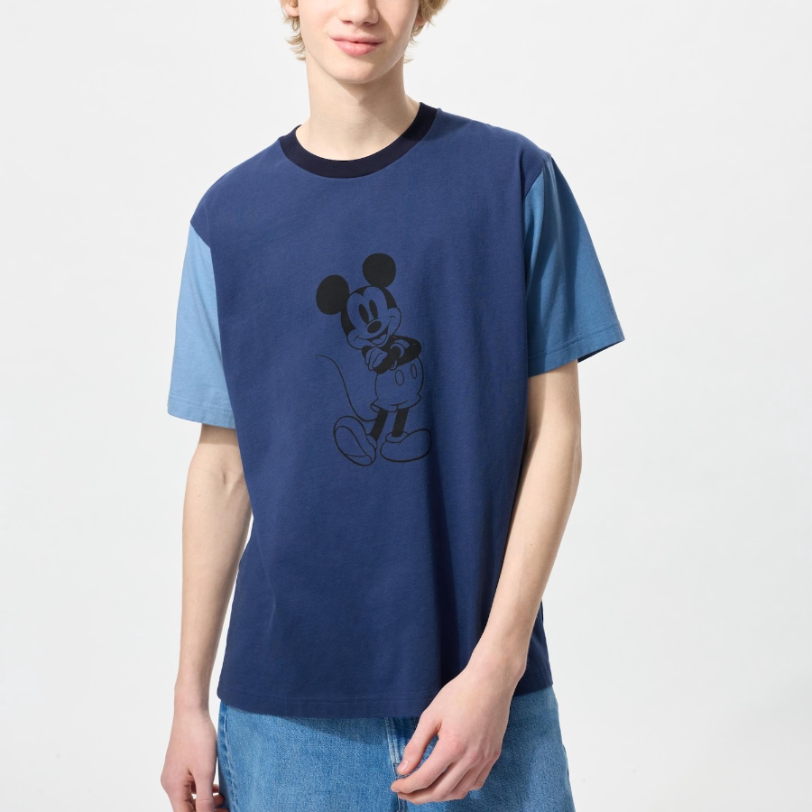 UNIQLO Disney in Blue UT (Graphic T-Shirt Short Sleeve) B