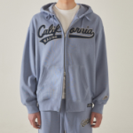 WHO.A.U Signature Patch Hood Zip-up