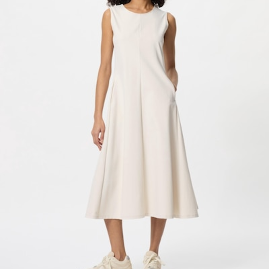 Uniqlo – платье Ultra Stretch Dress (Sleeveless)