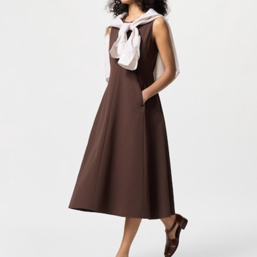Uniqlo – платье Ultra Stretch Dress (Sleeveless)