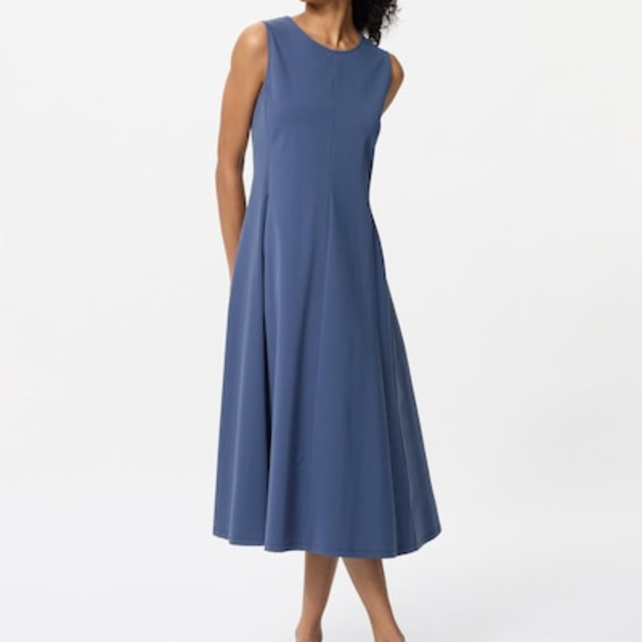 Uniqlo – платье Ultra Stretch Dress (Sleeveless)