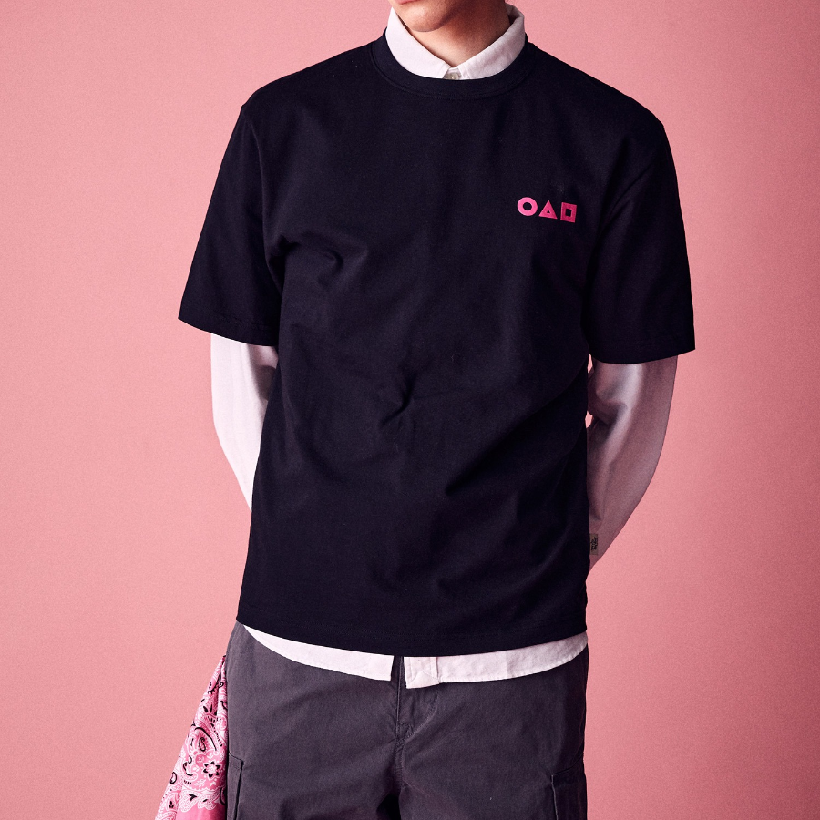 WHO.A.U [WAU X SQUID GAME] Hologram T-Shirt