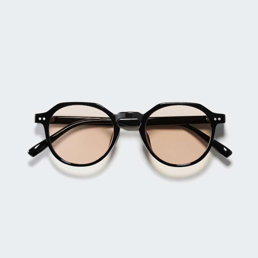 Uniqlo – солнцезащитные очки (Crown Pantos)