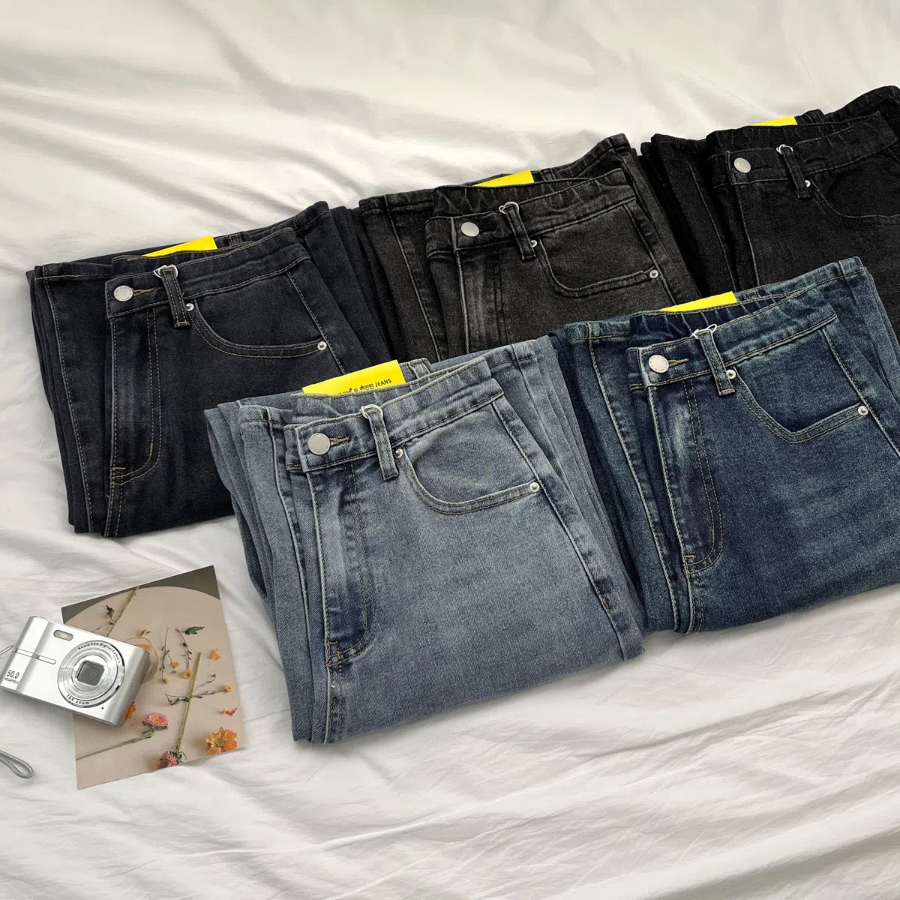 Джинсы из эластичного денима с полной резинкой и широким кроем на все сезоны