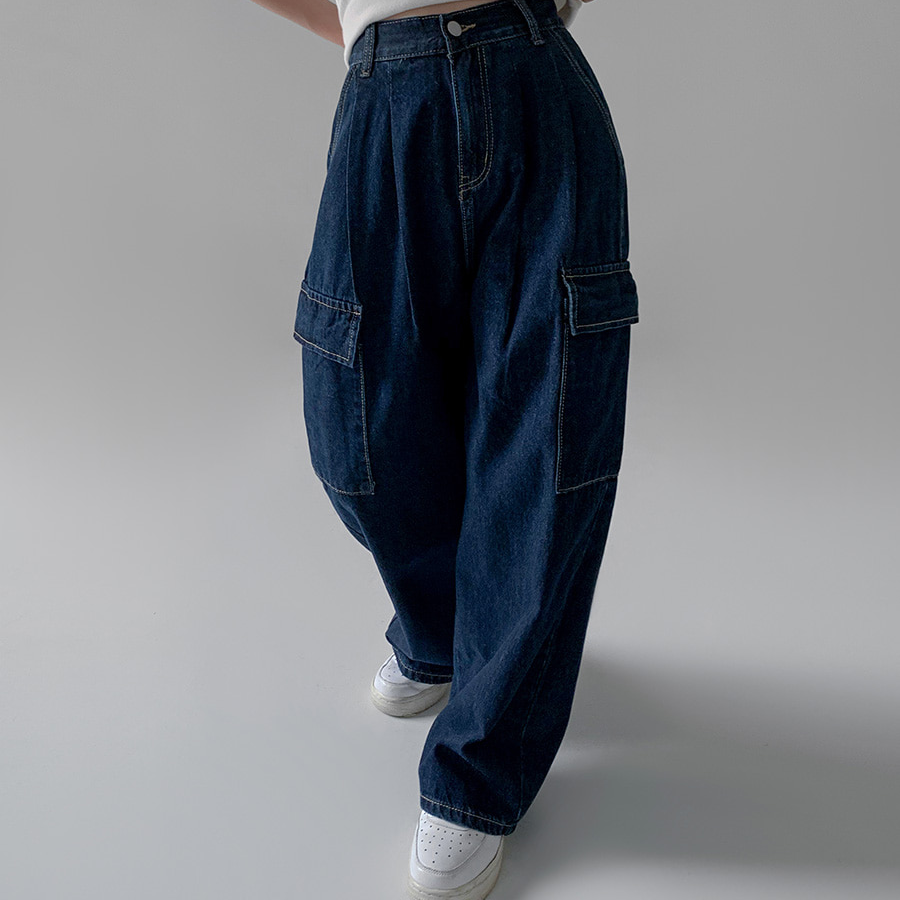 Женские карго-брюки с полурезинкой и двойной защипкой