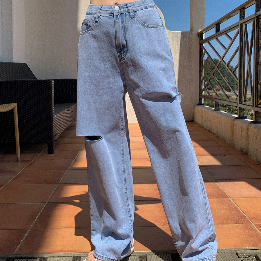 Летние джинсы с резинкой на поясе и рваными деталями