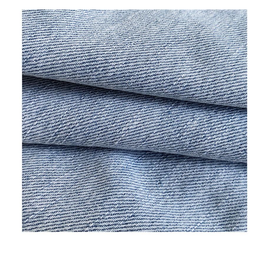 Летние джинсы с резинкой на поясе и рваными деталями