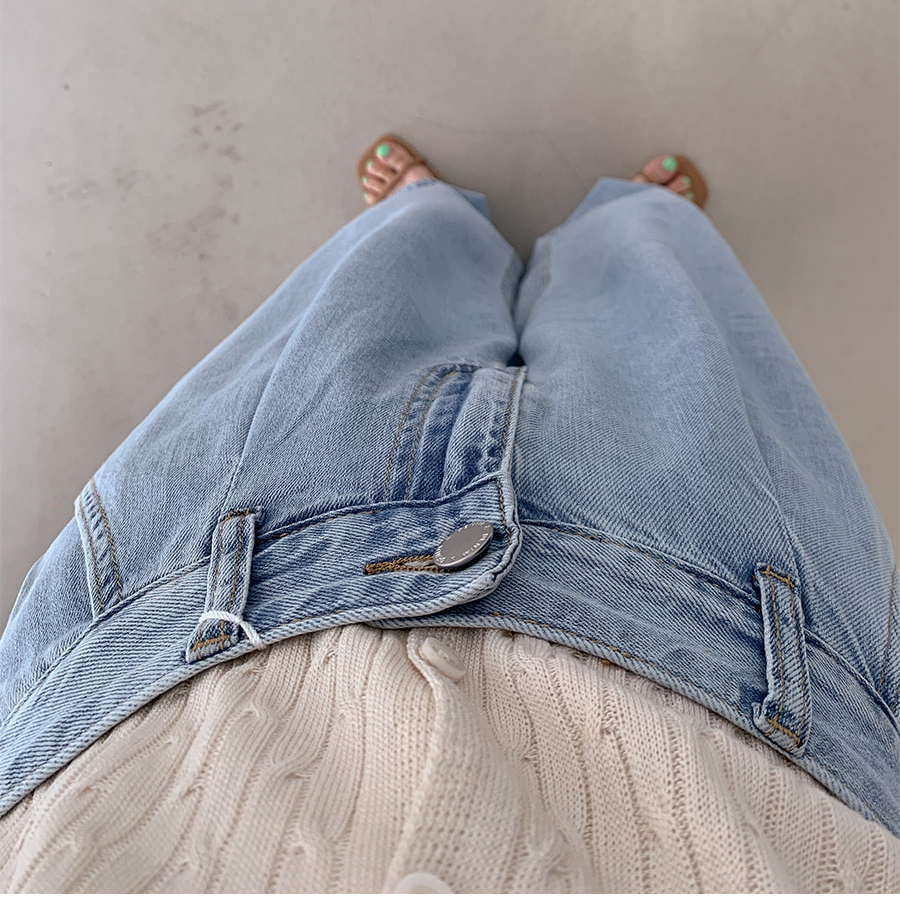 Женские летние джинсы с эластичным поясом и защипами