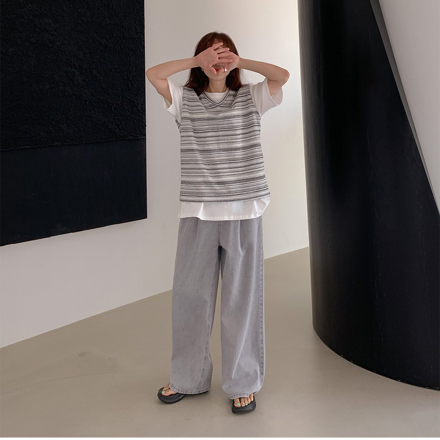 Женские летние джинсы с эластичным поясом и защипами