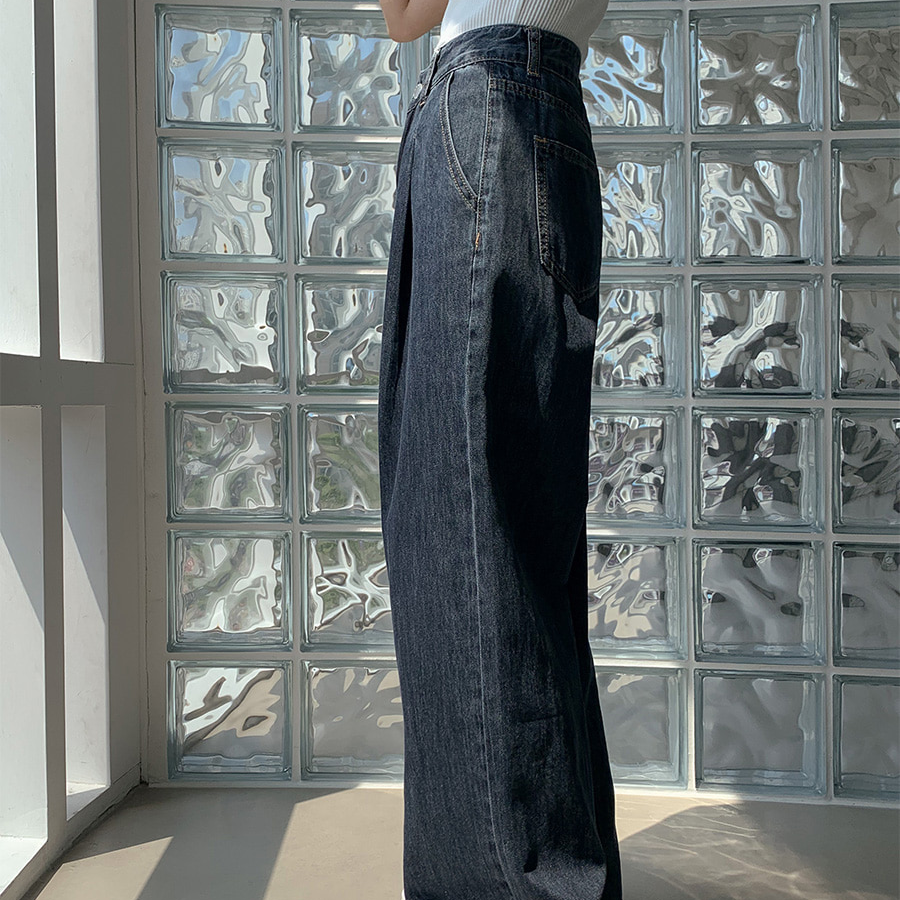 Женские летние джинсы с эластичным поясом и защипами