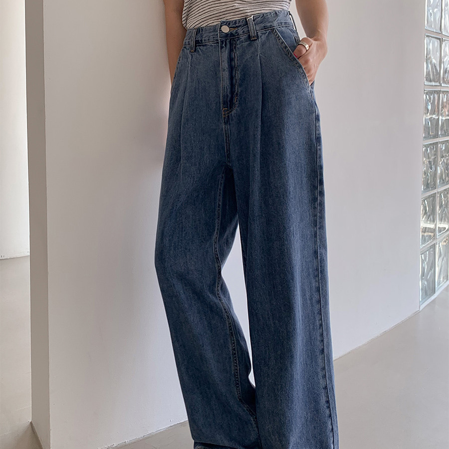 Женские летние джинсы с эластичным поясом и защипами