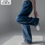 Женские джинсы с эластичным поясом, защипами и широким кроем