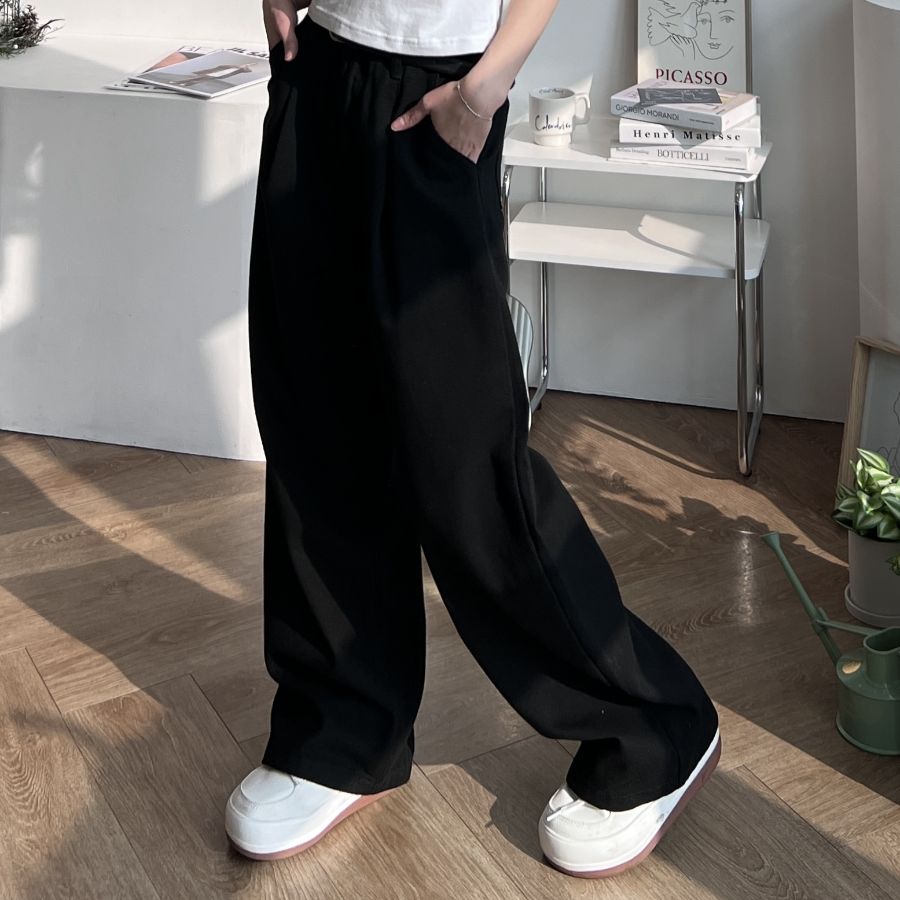 Женские широкие джинсы с одним защипом и удлинённым кроем